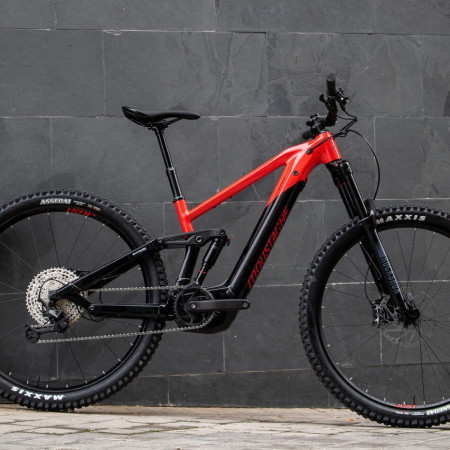 Bicicleta MOUSTACHE Samedi Game 4 LTD Frenos XT 4 Pistones ROJO S
