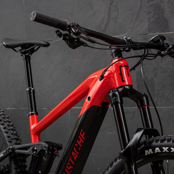 Bicicleta MOUSTACHE Samedi Game 4 LTD Frenos XT 4 Pistones ROJO S