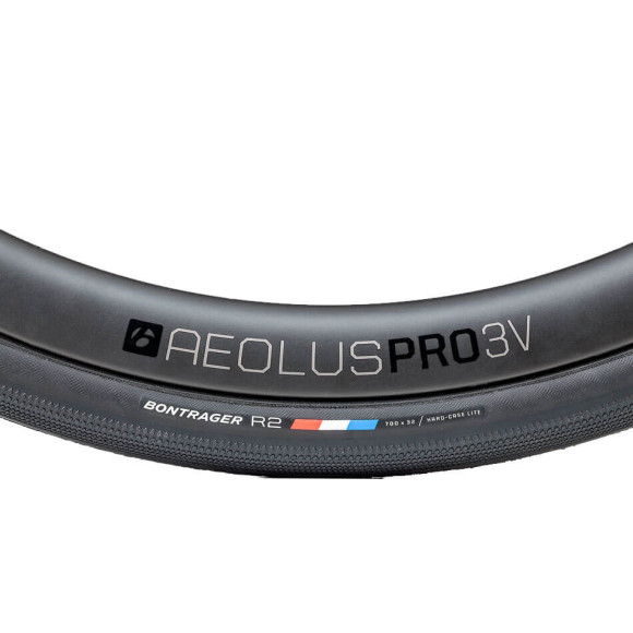 Bontrager R2 Hard-Case Lite 700x28c Tire 