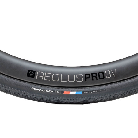 Bontrager R2 Hard-Case Lite 700x28c Tire 