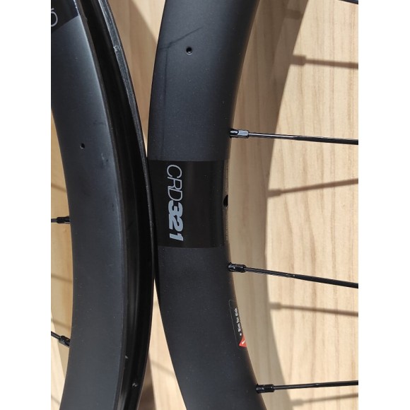 Roues OEM BMC CRD321 en carbone 