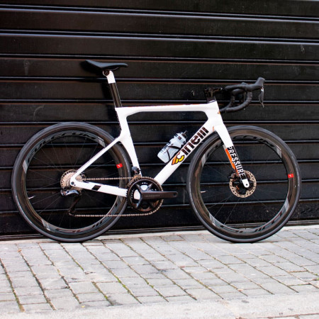Bicicleta CINELLI Pressure Ultegra 12v Di2 Fulcrum Wind 55 BLANCO M