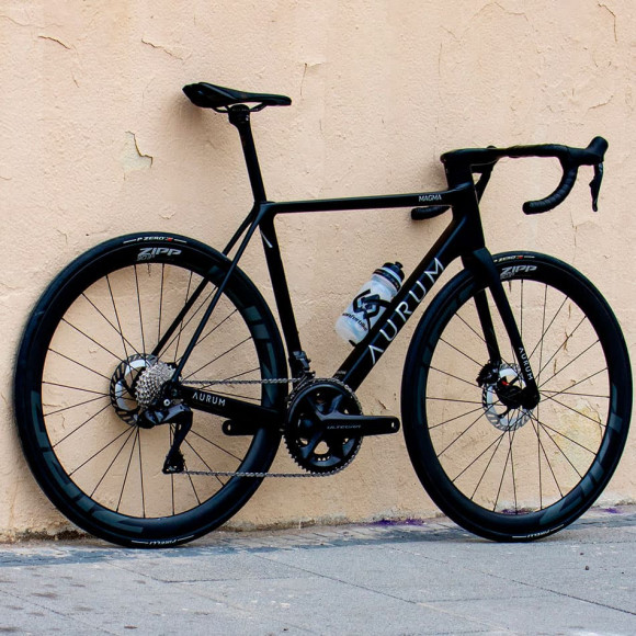 Bicicleta AURUM Magma Ultegra Di2 Zipp 303s con Cockpit NEGRO 54