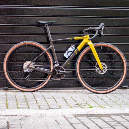 Bicicleta SCOTT Addict Gravel Tuned HMX Custom NEGRO AMARILLO 49