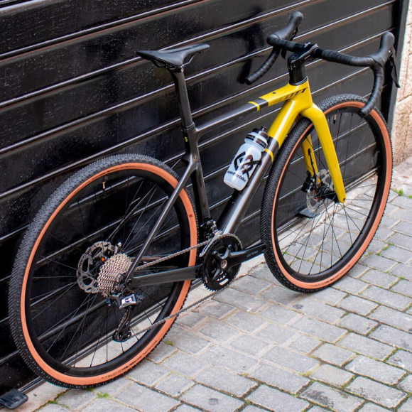 Bicicleta SCOTT Addict Gravel Tuned HMX Custom NEGRO AMARILLO 49
