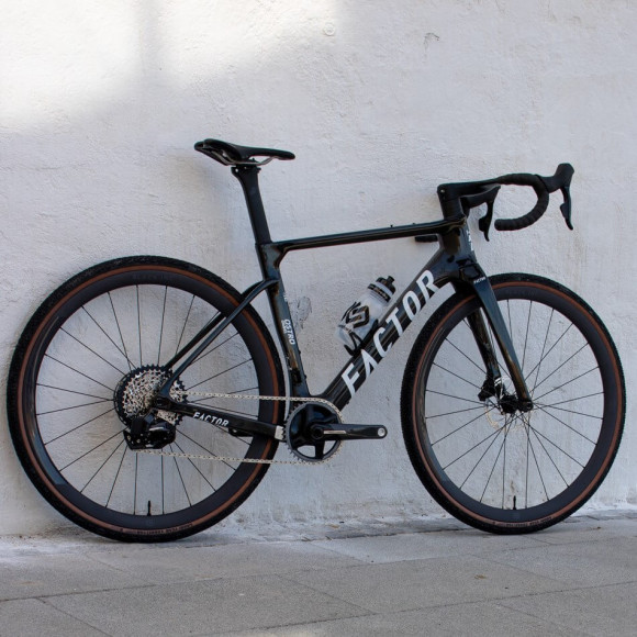 Bicicleta FACTOR Ostro Gravel NEW FORCE AXS 1X NEGRO 54